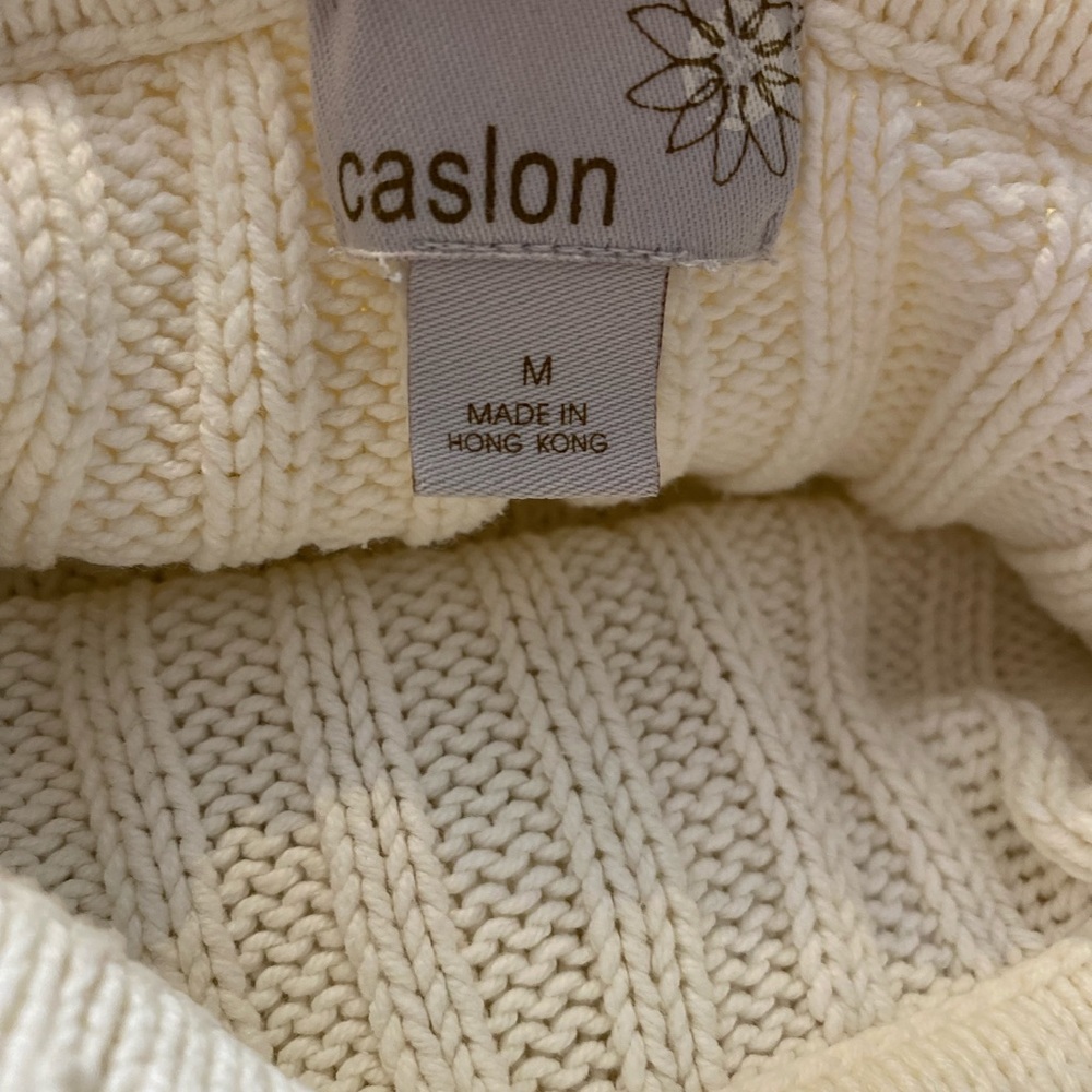 Turtleneck Sweater
CASLON